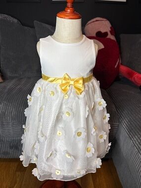 Size 2t yellow and white floral formal dress